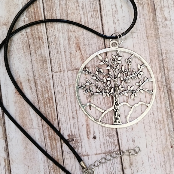 Necklace, “Tree of Life” Medallion, NWOT - Picture 5 of 16